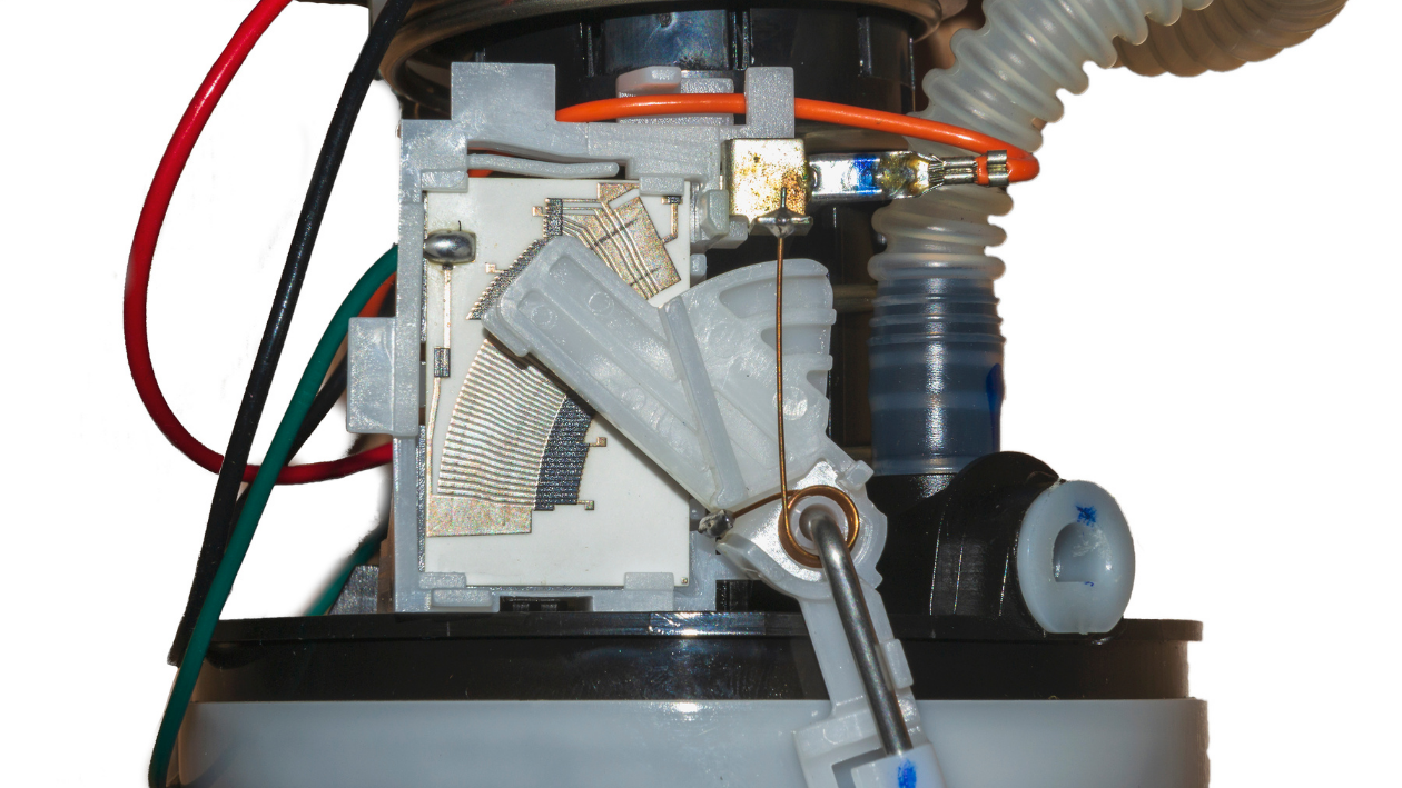 What Happens When My Car’s Fuel Pump Goes Bad? United Auto Care