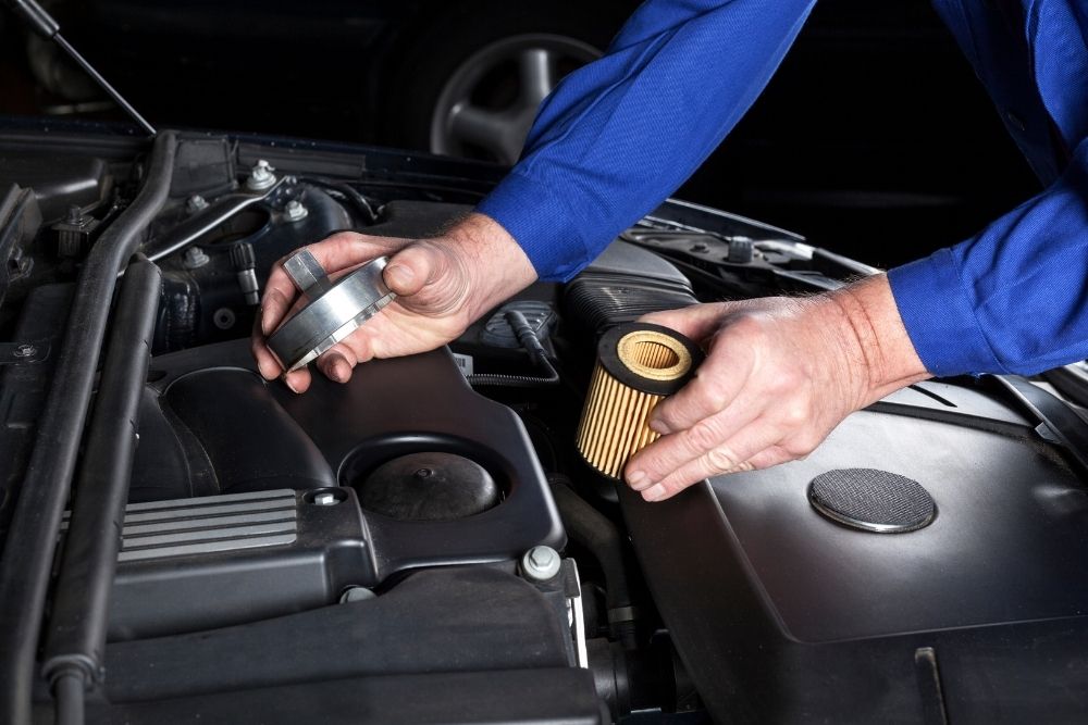 How Can I Tell if My Oil Filter Is Clogged? United Auto Care